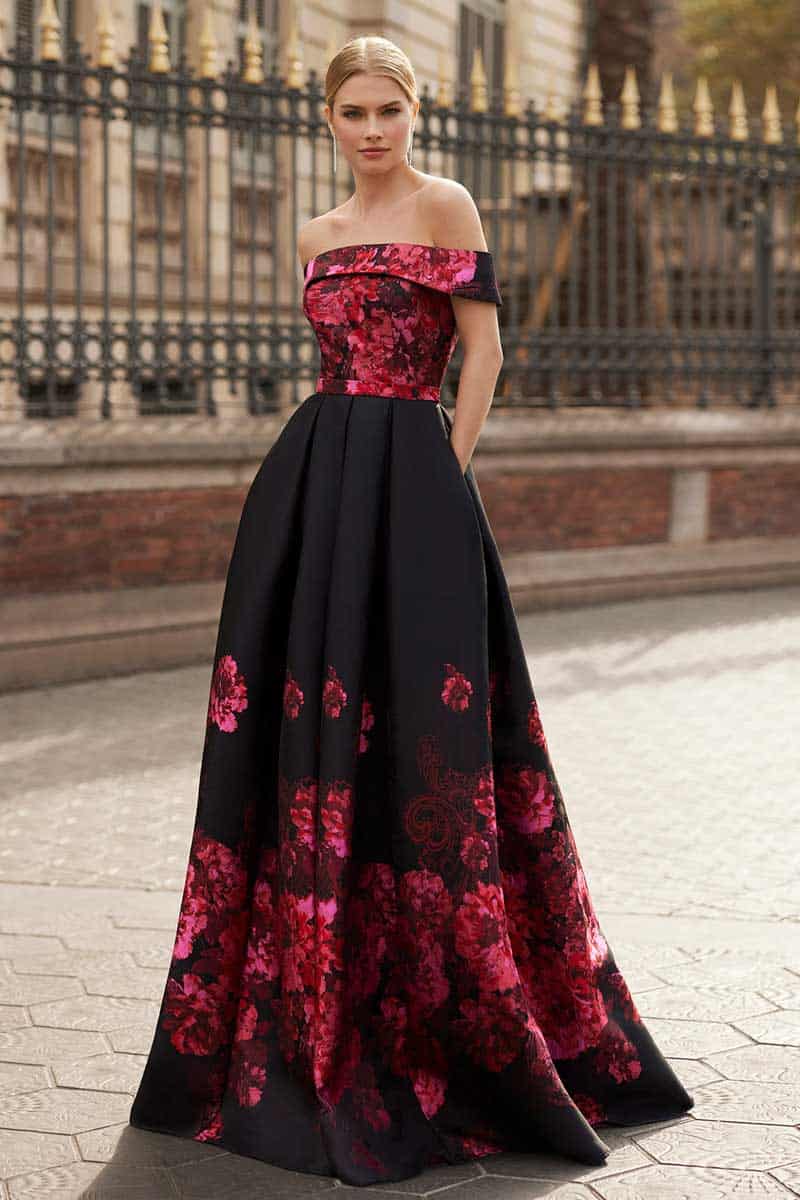 Featured image for “Abendkleid 7J2A3”
