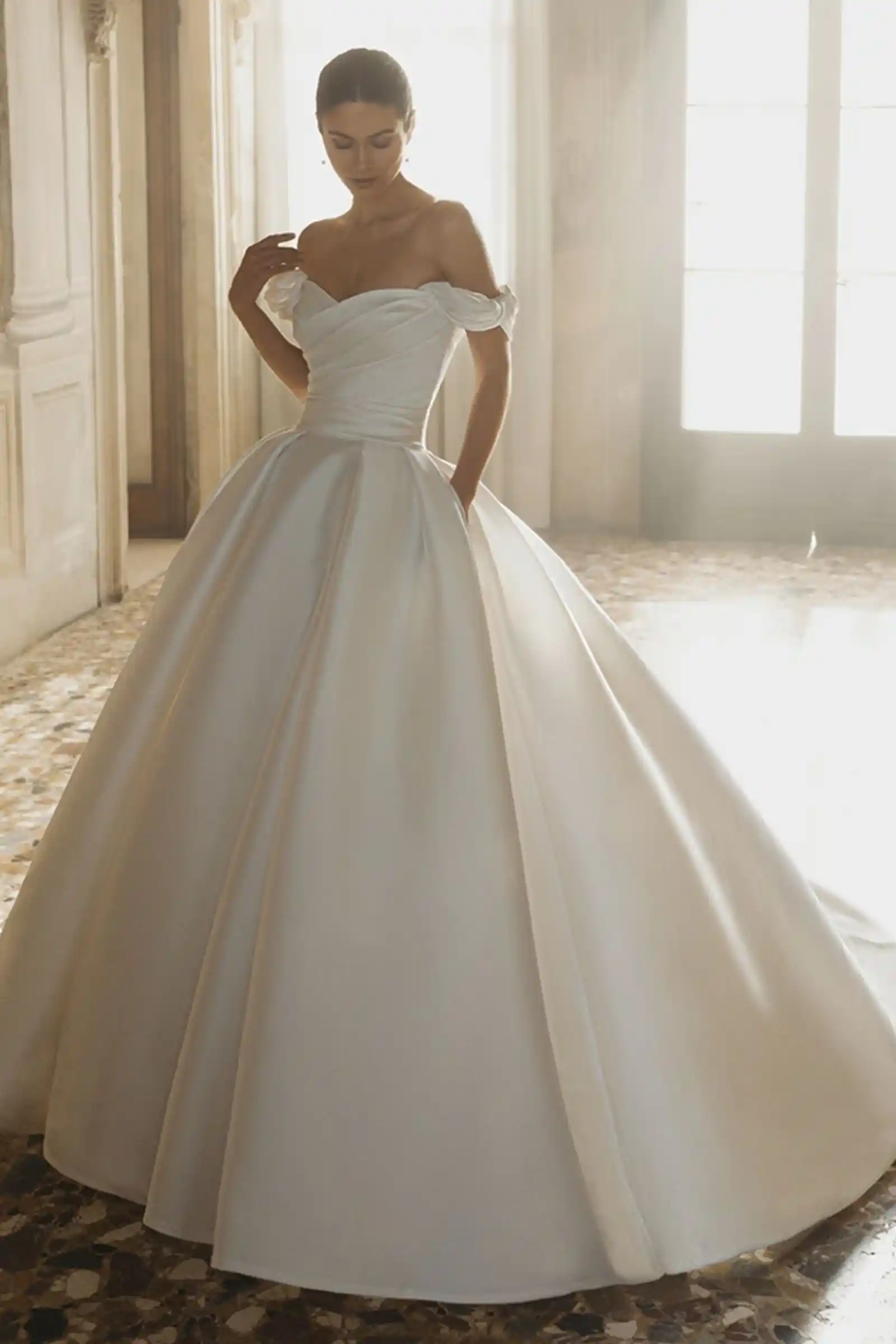 Featured image for “Brautkleid Charlean”