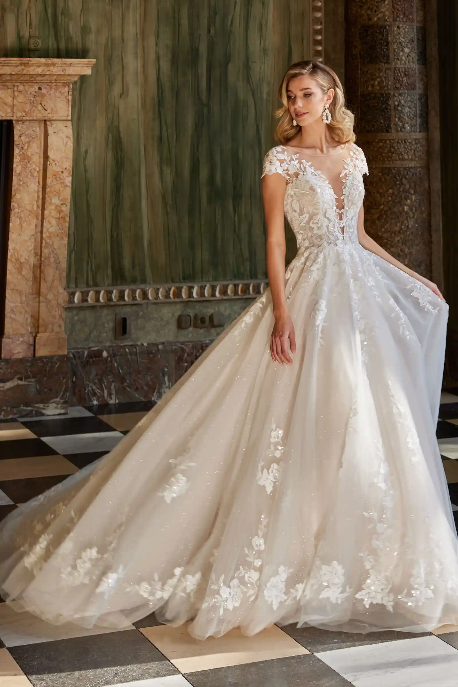 Featured image for “Brautkleid 50800”