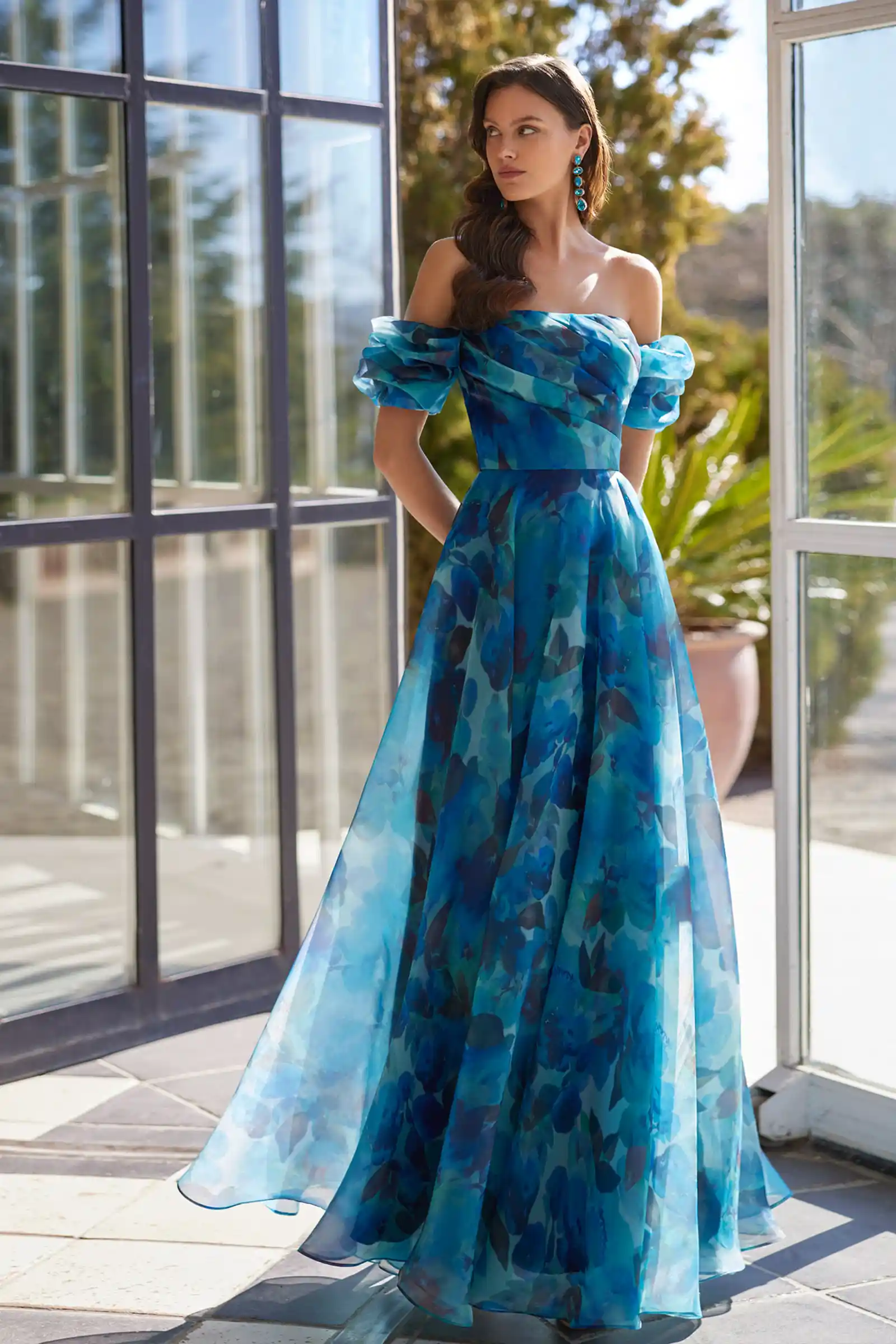 Featured image for “Abendkleid 9JA7”