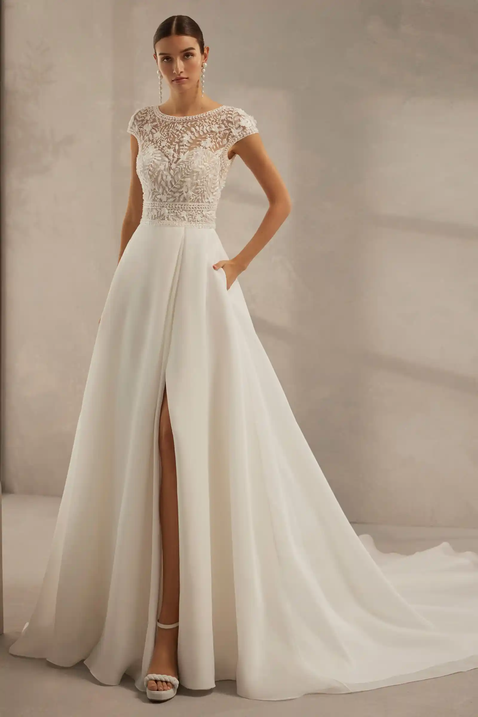 Featured image for “Brautkleid Cecilia”