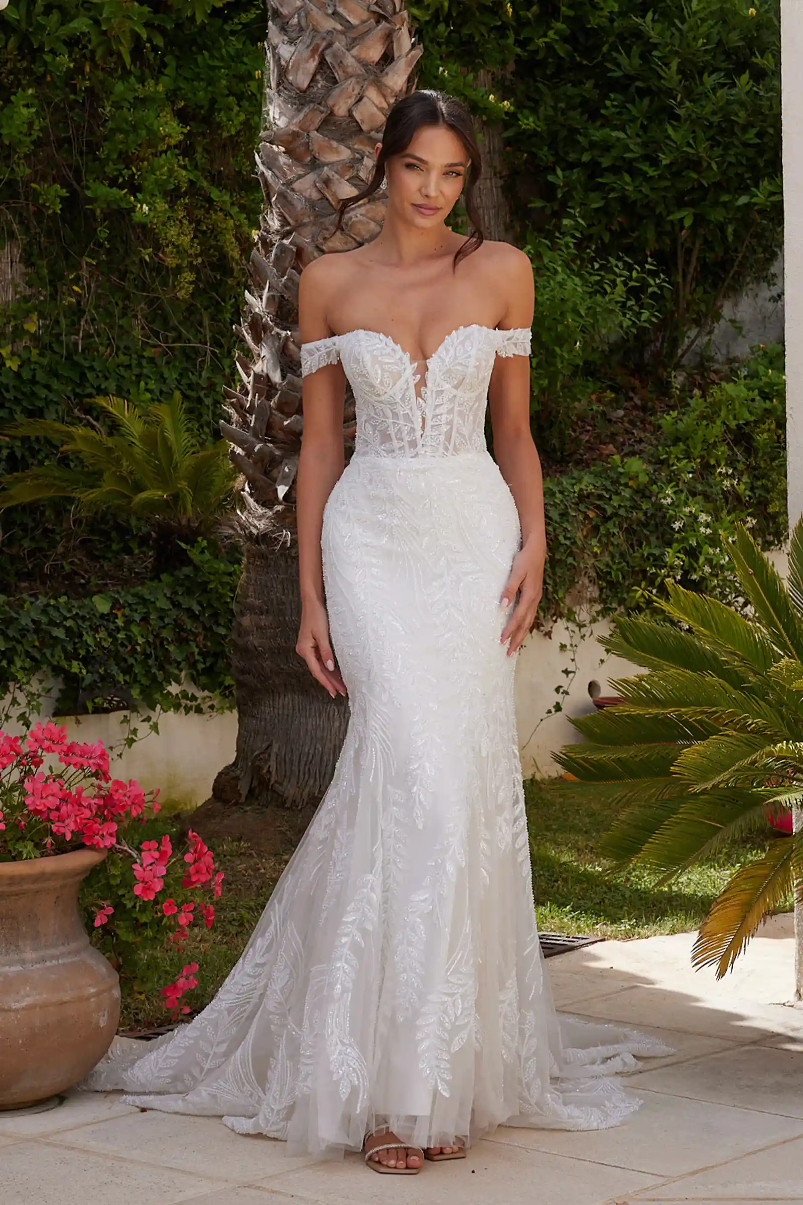 Featured image for “Brautkleid 8108”